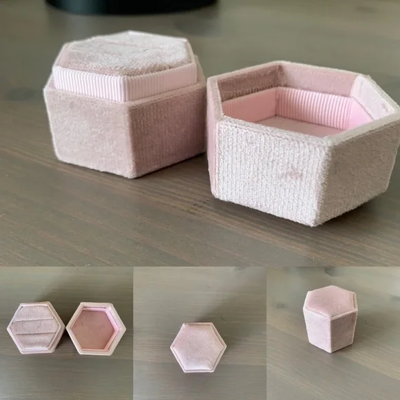 Velvet Ring Box - Picture 1 of 5